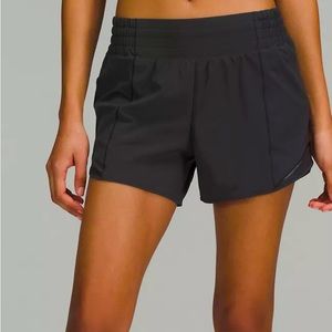 Lululemon Hotty Hot High-Rise Lined Short 4"